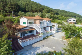 Gangneung Chunja Yeoinsook